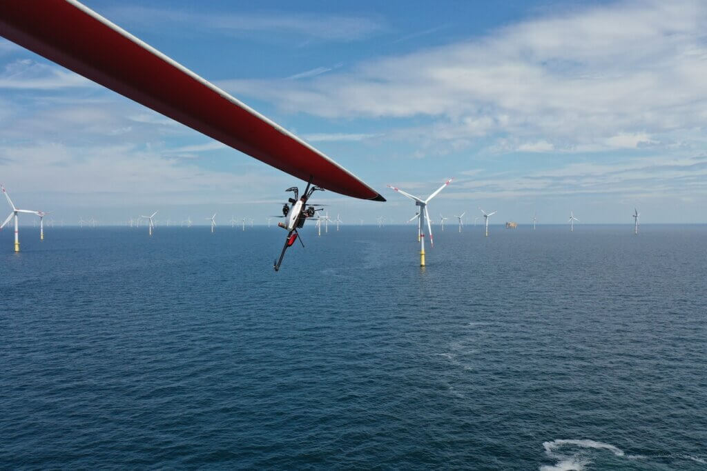 Voliro T LPS inspection of  wind turbine