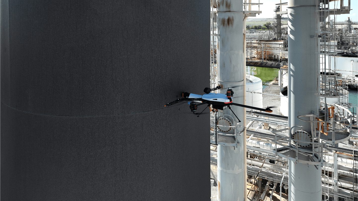 Maximize inspection efficiency in the chemical industry with Voliro’s aerial NDT solution.